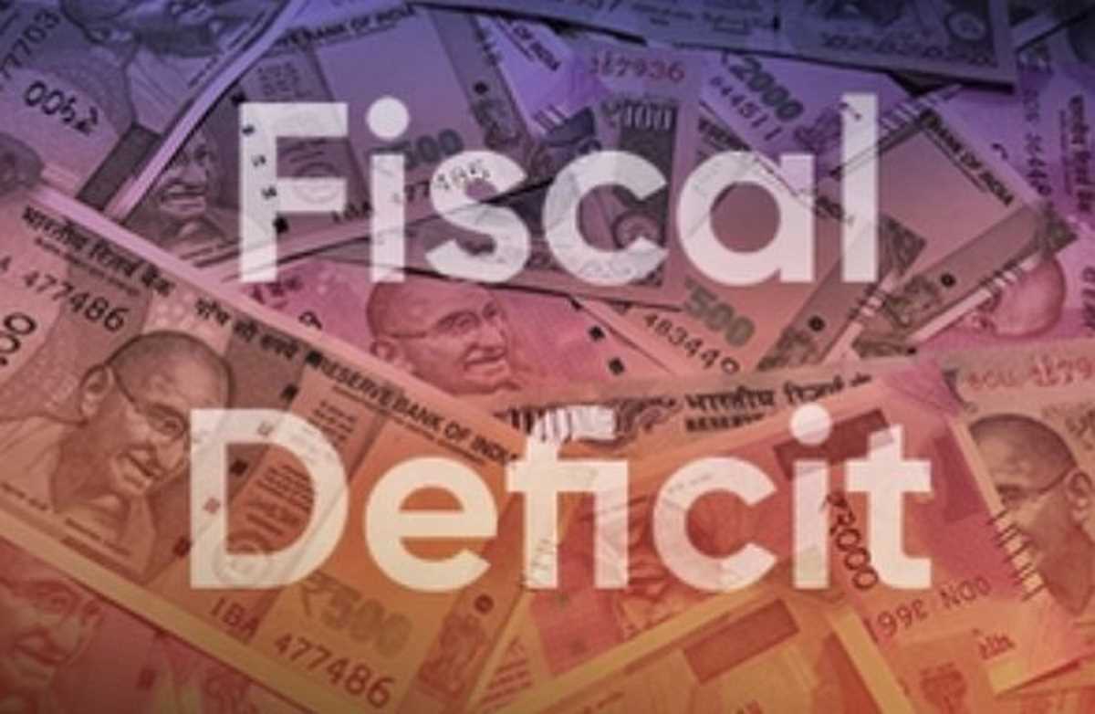 भारत का राजकोषीय घाटा अप्रैल-सितंबर में कम होकर वित्त वर्ष 25 के लक्ष्य का 29.4 प्रतिशत रहा